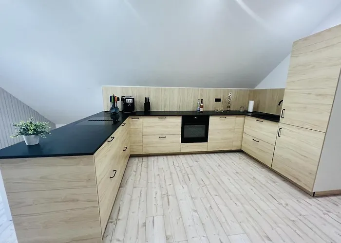 Spacious In Quiet Surroundings דירה *